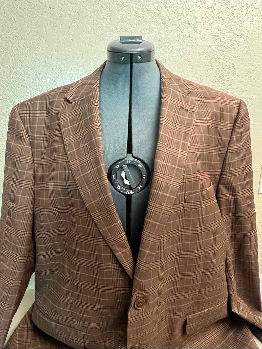 Kiilburn Finch Brown Plaid Men's Suit - Classic Single-Breasted Style
